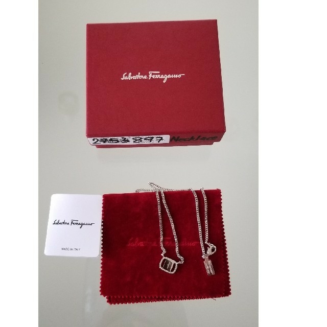 Salvatore Ferragamo(サルヴァトーレフェラガモ)のSalvatore Ferragamo フェラガモ　ネックレス　新品未使用 レディースのアクセサリー(ネックレス)の商品写真