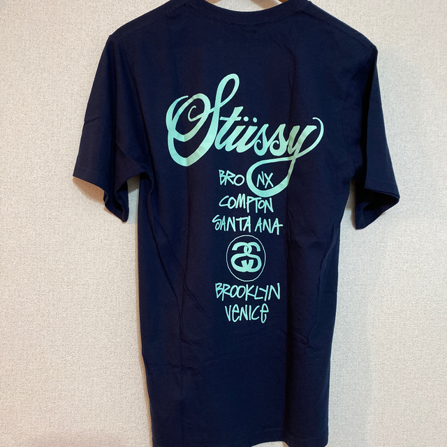 STUSSY(ステューシー)のSTUSSY WORLD TOUR レディースTシャツ メンズのトップス(Tシャツ/カットソー(半袖/袖なし))の商品写真