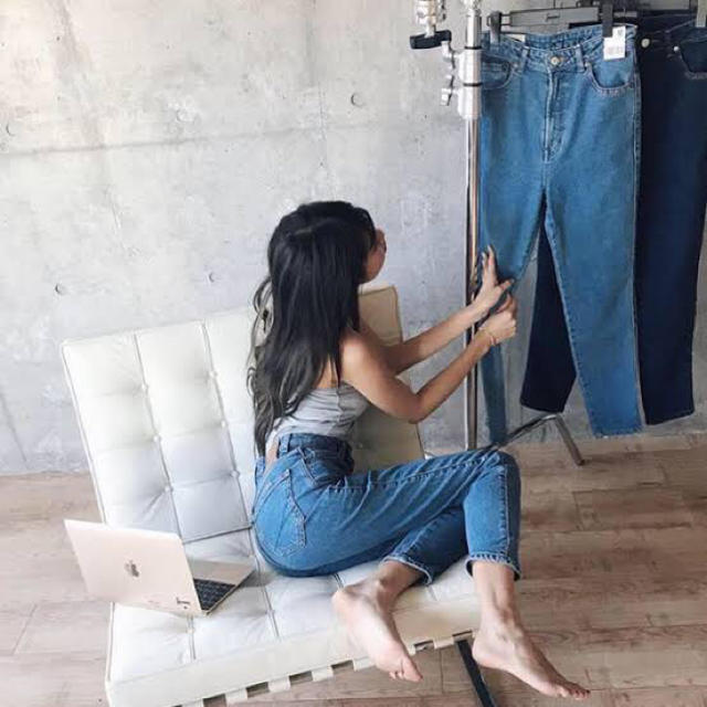 ALEXIA STAM(アリシアスタン)のJuemi DENIM SLIM　(LIGHT BLUE) レディースのパンツ(デニム/ジーンズ)の商品写真