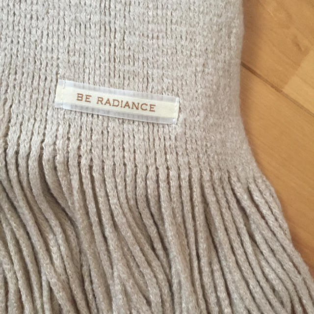 BE RADIANCE(ビーラディエンス)のBE RADIANCE マフラー レディースのファッション小物(マフラー/ショール)の商品写真