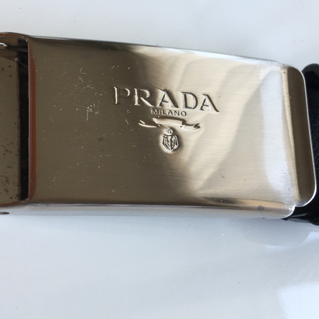 PRADA(プラダ)のプラダ ステンバックル 磨きました。 メンズのファッション小物(ベルト)の商品写真