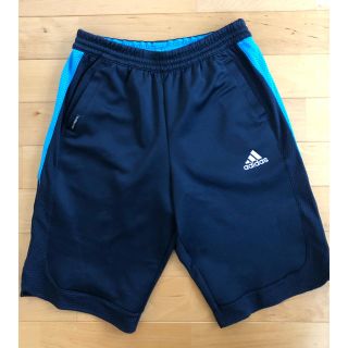 アディダス(adidas)のadidas ハーフパンツ(パンツ/スパッツ)