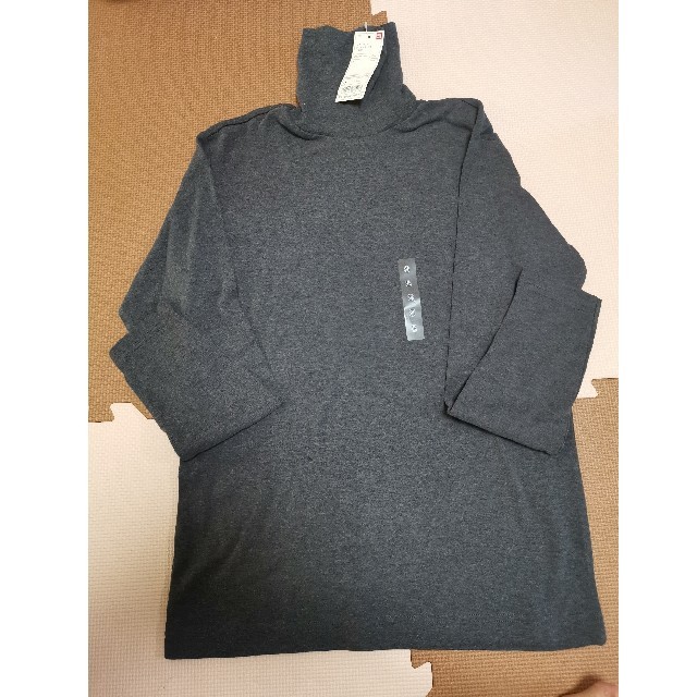 UNIQLO(ユニクロ)のユニクロ　ソフトタッチタートルネックTシャツ　長袖 メンズのトップス(Tシャツ/カットソー(七分/長袖))の商品写真