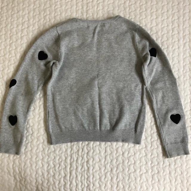 H&M(エイチアンドエム)のハート柄セーター 110 キッズ/ベビー/マタニティのキッズ服女の子用(90cm~)(ニット)の商品写真