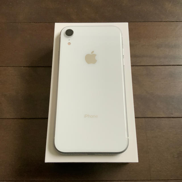 iPhone(アイフォーン)のiPhone XR White 128GB simフリー スマホ/家電/カメラのスマートフォン/携帯電話(スマートフォン本体)の商品写真