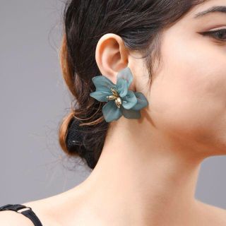 ブルー グリーン フラワー　大振り ピアス　アクリル グラス　緑　青 花(ピアス)