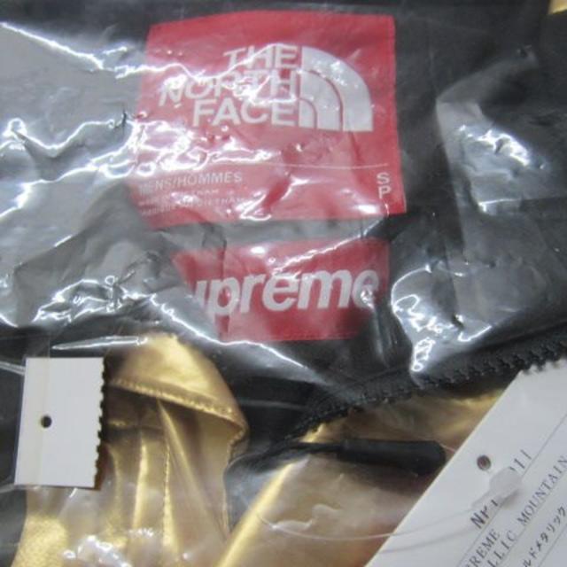 Supreme(シュプリーム)の専用　４枚　Supreme The North Face ゴールド　 メンズのジャケット/アウター(マウンテンパーカー)の商品写真