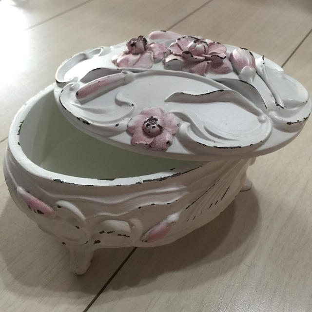 ZARA HOME - ZARA HOME 陶器の小物入れ アクセサリーケースの通販 by Hanna's shop|ザラホームならラクマ ZARA HOME - ZARA HOME 陶器の小物入れ アクセサリーケースの通販 by Hanna's shop|ザラホームならラクマ