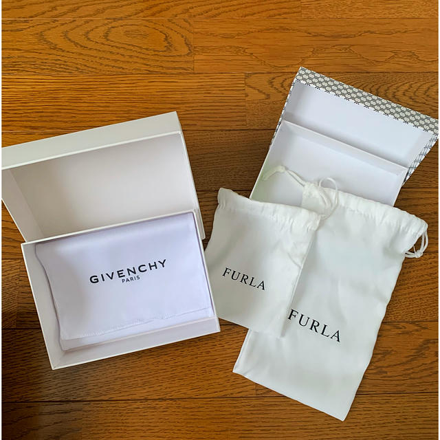 Furla(フルラ)のFURLA☆GIVENCHY  空箱 レディースのバッグ(ショップ袋)の商品写真