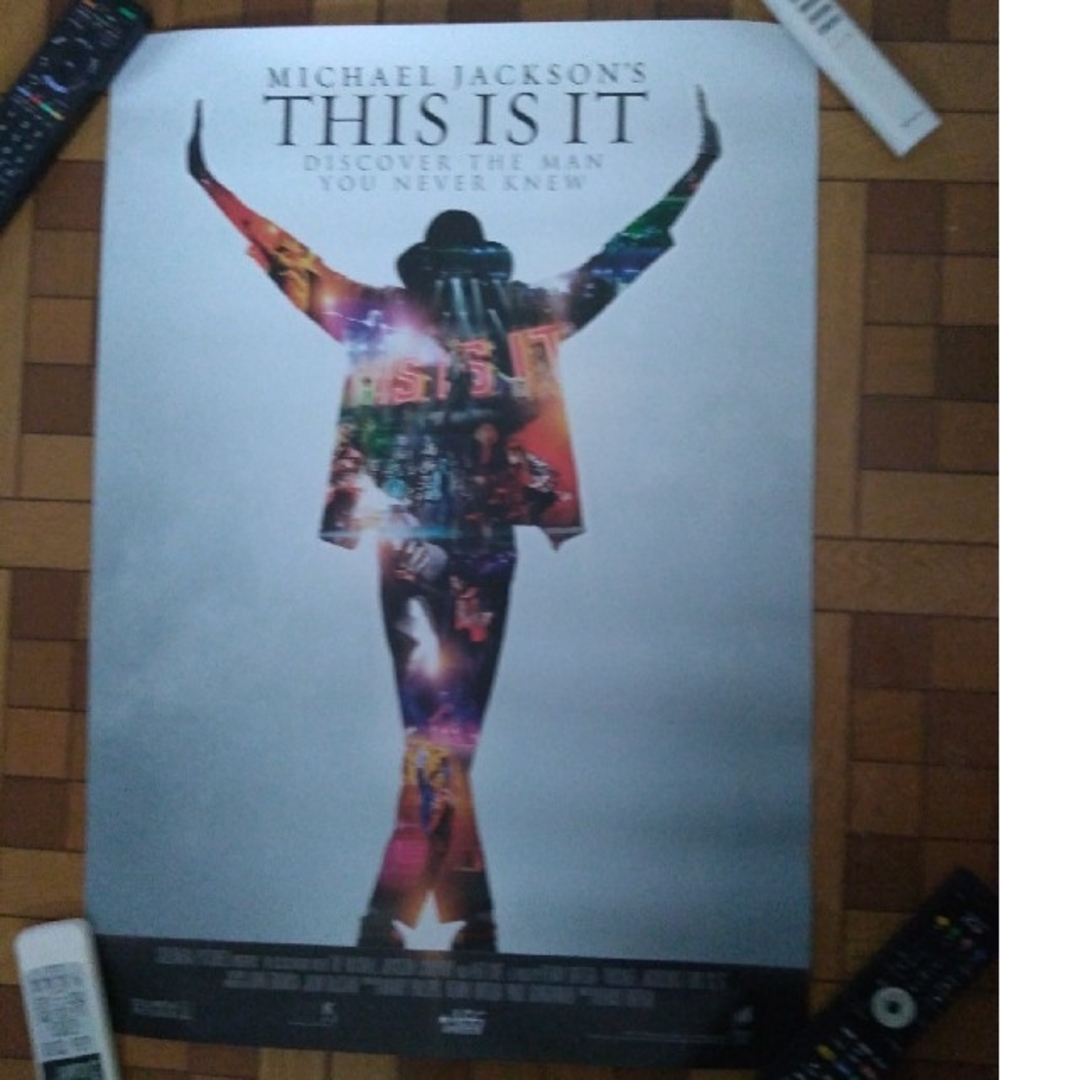 マイケルジャクソン　ポスター　THIS IS IT エンタメ/ホビーのアニメグッズ(ポスター)の商品写真