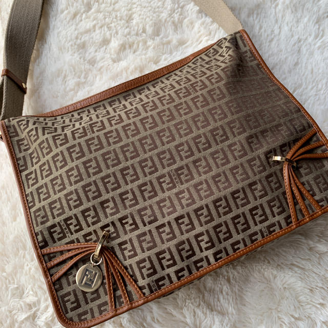 美品 FENDI フェンディ ショルダーバック2way-