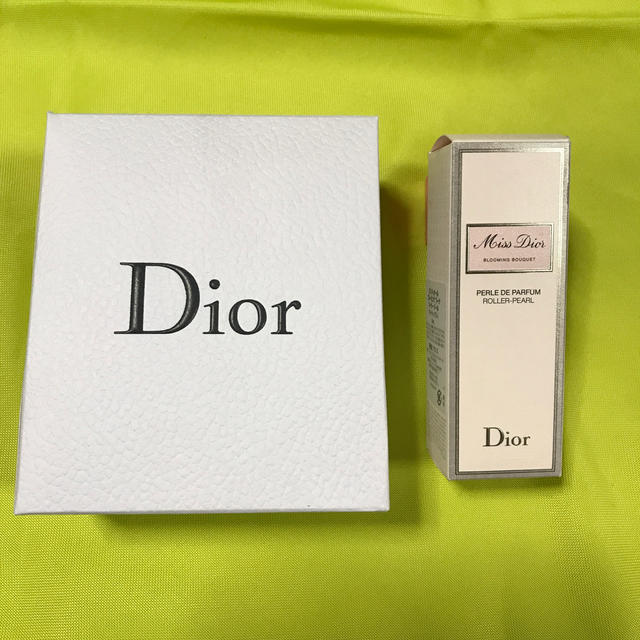 Dior(ディオール)のミス ディオール ブルーミング ブーケ ローラー パール 〈オードゥ トワレ〉 コスメ/美容の香水(香水(女性用))の商品写真
