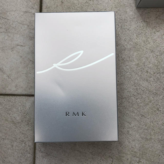 RMK シルクフィット フェイスパウダー P01 新品Q