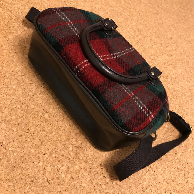 Harris Tweed(ハリスツイード)のハリスツイード ウール×レザー ショルダーバッグ  ストラップ チェック 赤 レディースのバッグ(ショルダーバッグ)の商品写真