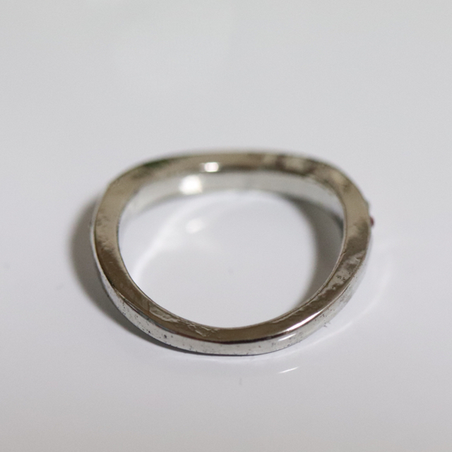 即購入OK 【AR027】ピンクストーンのラインデザインシルバーカラーリング レディースのアクセサリー(リング(指輪))の商品写真
