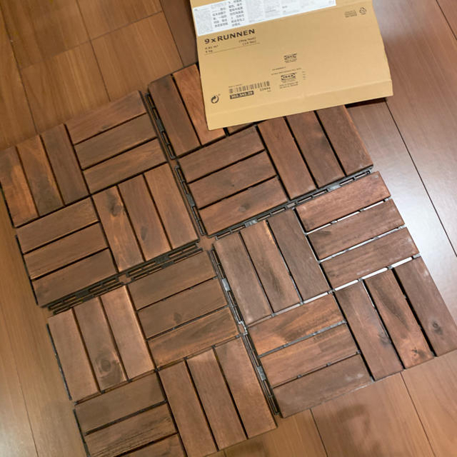 IKEA(イケア)のIKEA  木製タイル RUNNEN 【4枚】 ハンドメイドのインテリア/家具(インテリア雑貨)の商品写真