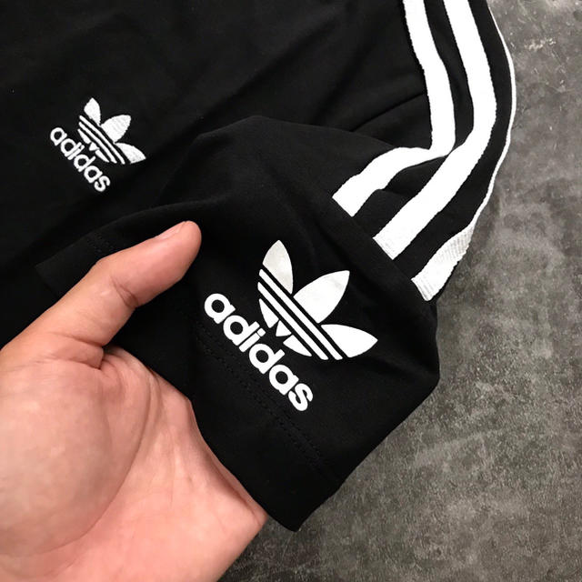 adidas(アディダス)のAdida アディダス LOOK UP TEE TシャツED7530 XLサイズ レディースのトップス(Tシャツ(半袖/袖なし))の商品写真