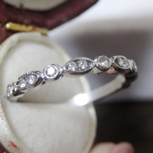 【AR050】シンプルなラインストーンのシルバーカラーリング指輪大きいサイズ レディースのアクセサリー(リング(指輪))の商品写真