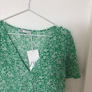 ザラ(ZARA)のzara ワンピース 新品未使用【ちーば様専用】(ひざ丈ワンピース)