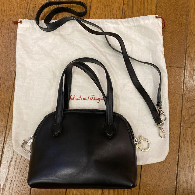 Salvatore Ferragamo ショルダーバッグレディース