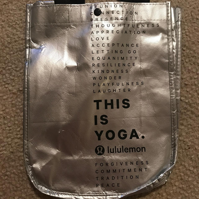 lululemon(ルルレモン)のlululemonショッピングバック (S) レディースのバッグ(エコバッグ)の商品写真