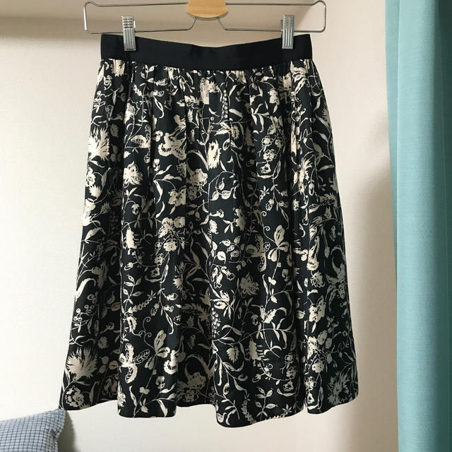 JILLSTUART(ジルスチュアート)のジルスチュアート 花柄スカート レディースのスカート(ひざ丈スカート)の商品写真