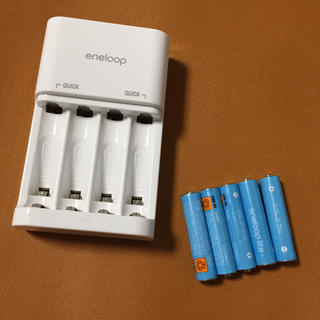 サンヨー(SANYO)のSANYO NEW eneloop 急速充電器(4本スロット) NC-TGR01(バッテリー/充電器)