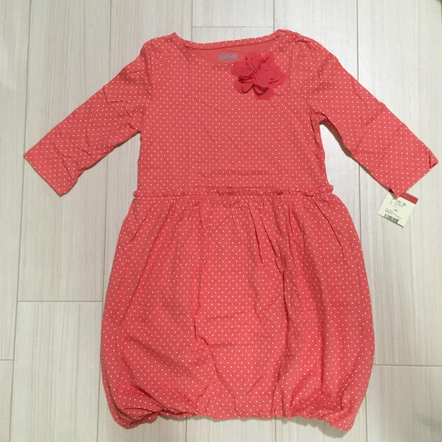 OshKosh(オシュコシュ)の新品 ワンピース140 キッズ/ベビー/マタニティのキッズ服女の子用(90cm~)(ワンピース)の商品写真