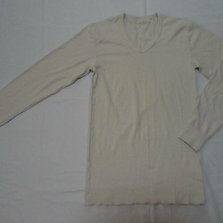 アーバンリサーチ(URBAN RESEARCH)の保温 美品◆アーバンリサーチＶネック長袖Ｔシャツ濃白Ｌ◆カットソー ヒートテック(Tシャツ/カットソー(七分/長袖))