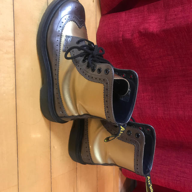 Dr.Martens(ドクターマーチン)のDr.Martens ゴールド 8ホール レディースの靴/シューズ(ブーツ)の商品写真