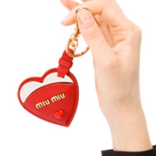 ミュウミュウ 鏡 キーホルダー レディース の通販 6点 Miumiuのレディースを買うならラクマ ミュウミュウ 鏡 キーホルダー レディース の通販 6点 Miumiuのレディースを買うならラクマ