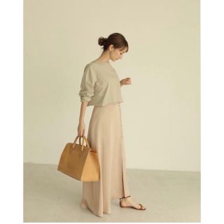 エディットフォールル(EDIT.FOR LULU)のlouren 新品 サテンスカート(ロングスカート)