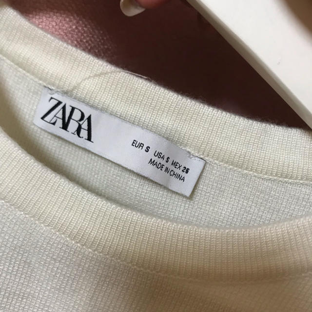 ZARA(ザラ)のニット生地トップス レディースのトップス(カットソー(半袖/袖なし))の商品写真