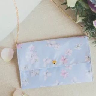 メゾンドフルール(Maison de FLEUR)のゼクシィ10月号付録【メゾン ド フルール】チェーン付きマルチケース(財布)