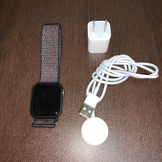 Apple Watch(アップルウォッチ)の【raputa1010様専用】Apple Watch series4 40mm スマホ/家電/カメラのスマホアクセサリー(その他)の商品写真