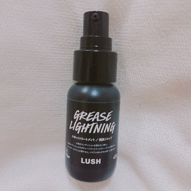 LUSH(ラッシュ)のLUSH ティーツリーウォーター 艶肌ドロップ コスメ/美容のスキンケア/基礎化粧品(美容液)の商品写真