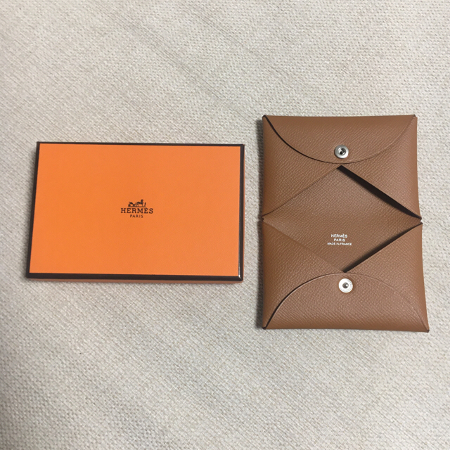 Hermes(エルメス)のエルメス HERMES カードケース ゴールド 茶　ブラウン正規品新品 レディースのファッション小物(名刺入れ/定期入れ)の商品写真