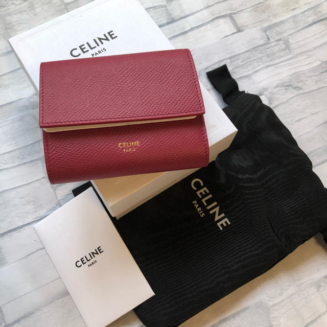 正規品販売! celine - 新品未使用 CELINE スモールトリフォールド
