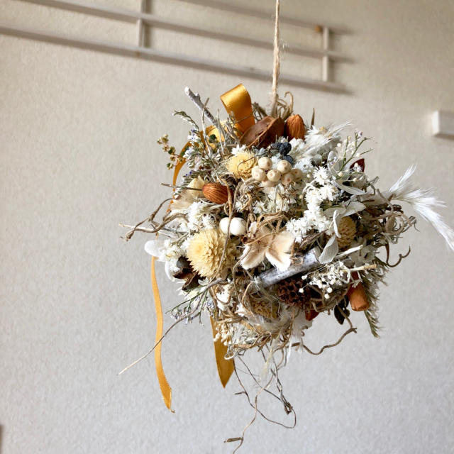 絶品】 木の実とお花のほっくりボールリース ¥20399