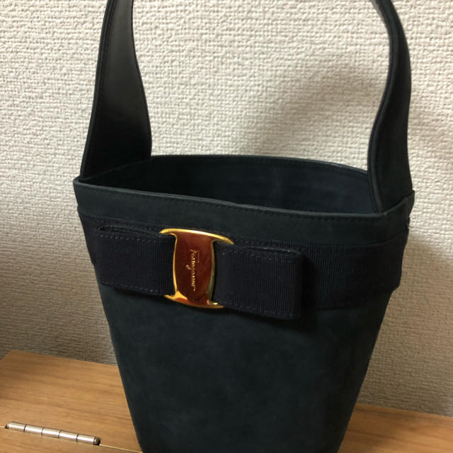 Ferragamo - フェラガモバケツバッグ ☆正規品の通販 by MAKi's shop ...