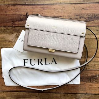 ＊＊新品＊＊FURLA 日本未入荷の一番人気の定番ハンドバッグ！〜LAデザイン