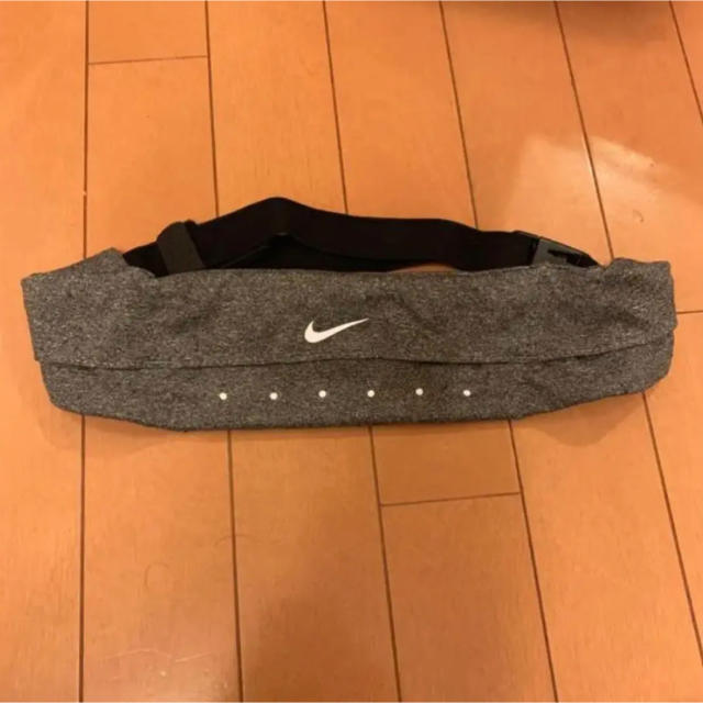 NIKE(ナイキ)のナイキ ウエストポーチ ランニング スポーツ RN8028 新品 レディースのバッグ(ボディバッグ/ウエストポーチ)の商品写真