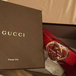 グッチ(Gucci)のぶっちゃんさま16日まで取置き GUCCI パテントレザー ハート ベルト 赤 (ベルト)