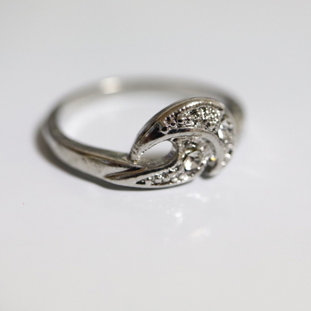 即購入OK【AR003】アンティークデザインシルバーカラーリング指輪 レディースのアクセサリー(リング(指輪))の商品写真
