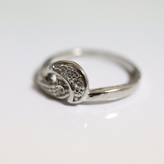 即購入OK【AR003】アンティークデザインシルバーカラーリング指輪 レディースのアクセサリー(リング(指輪))の商品写真