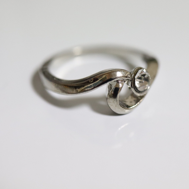 即購入OK【AR002】アンティークデザインシルバーカラーリング指輪 レディースのアクセサリー(リング(指輪))の商品写真