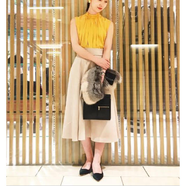TOMORROWLAND(トゥモローランド)のトゥモローランド ボルジー フェイクスウェードスカート ベージュ 34 美品AW レディースのスカート(ロングスカート)の商品写真