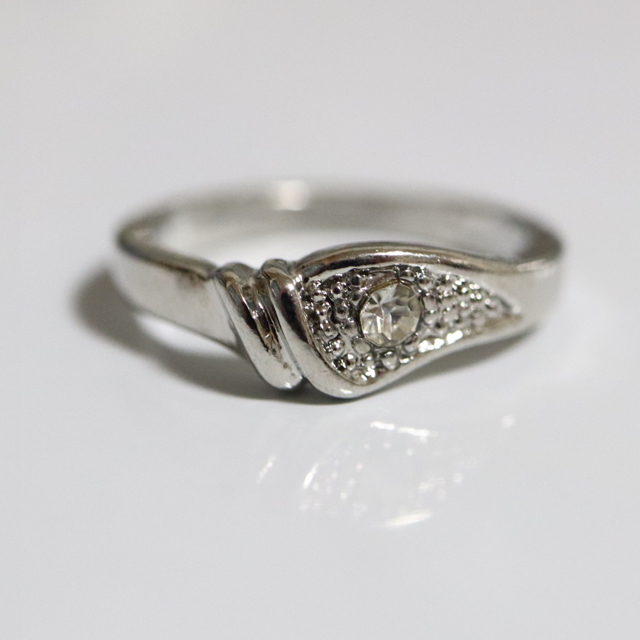 即購入OK【AR021】アンティークデザインシルバーカラーリング指輪 レディースのアクセサリー(リング(指輪))の商品写真
