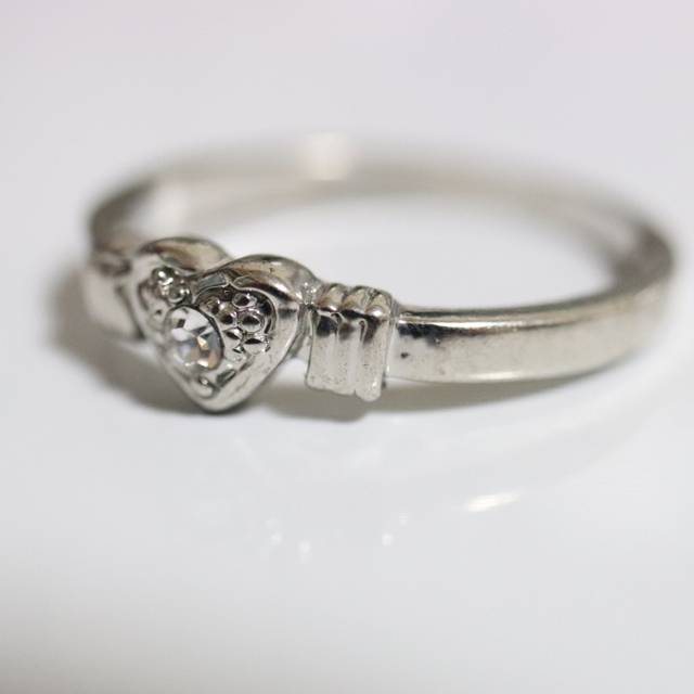 即購入OK【AR015】アンティークデザインシルバーカラーリング指輪 レディースのアクセサリー(リング(指輪))の商品写真