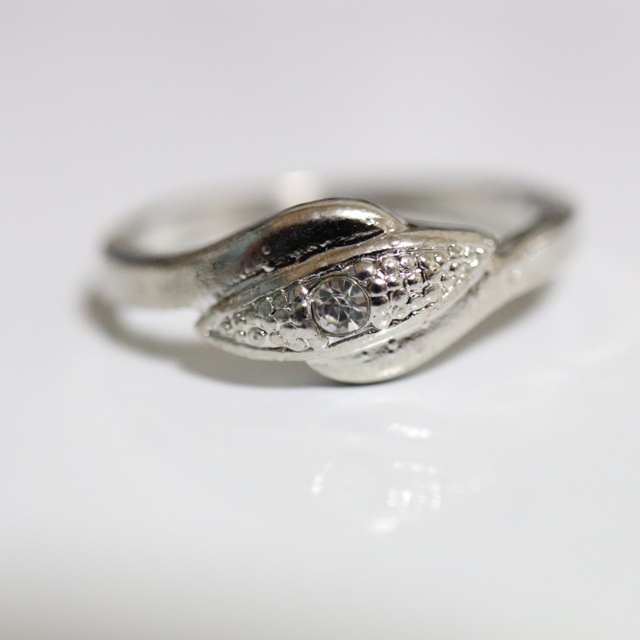 即購入OK【AR012】アンティークデザインシルバーカラーリング指輪 レディースのアクセサリー(リング(指輪))の商品写真